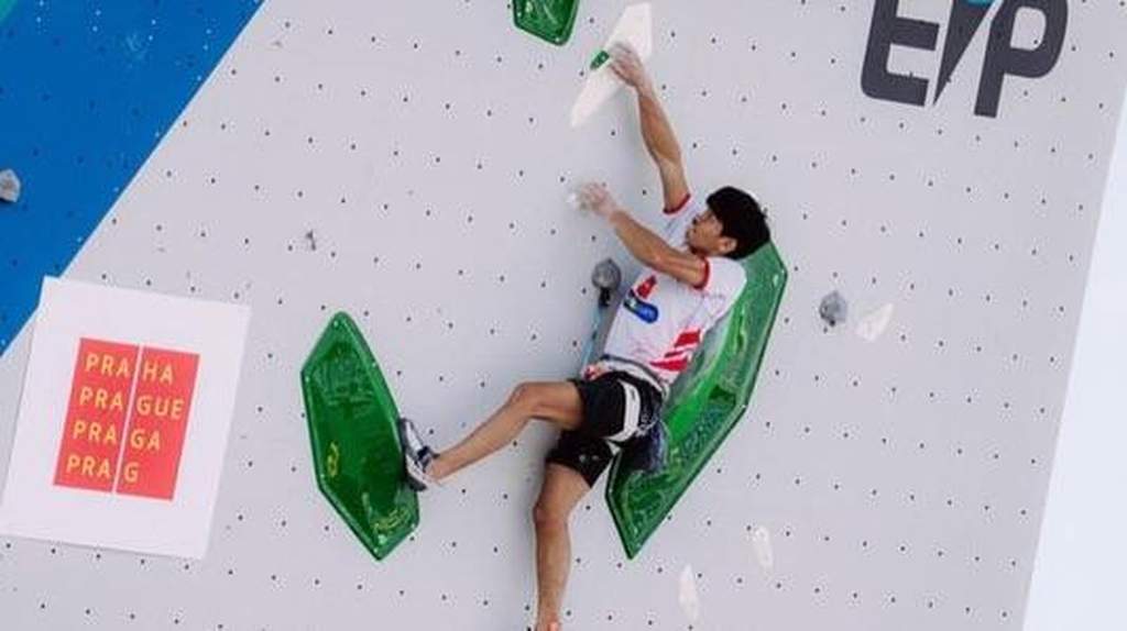 Putra Tri Amankan Tiket Semifinal World Climbing Koper di Slovenia