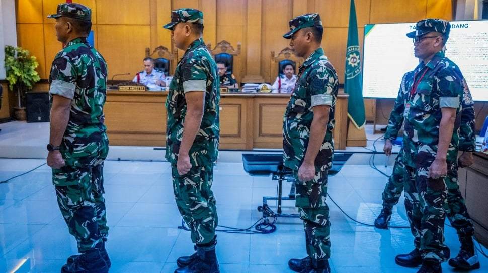 Dua Prajurit TNI Penyiram Air Keras Batal Dipecat, Hukuman Dipangkas