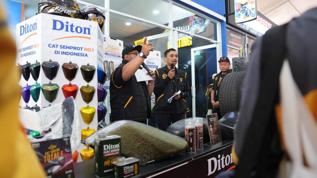 Jajaran produk perawatan kendaraan terbaru dari merek Diton yang terdiri dari empat varian penunjang kebersihan dan pengecatan bodi kendaraan bermotor.