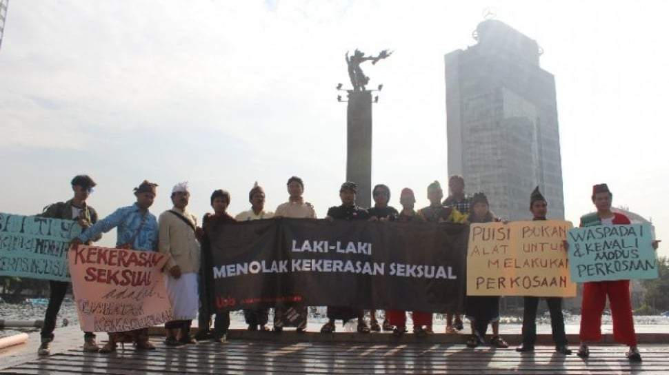Suasana kegiatan pelatihan komunitas dan kelas diskusi kesetaraan gender yang diadakan oleh Aliansi Laki-Laki Baru bersama para peserta laki-laki.