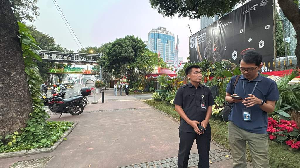 Area trotoar depan kantor Kementerian Koordinator Bidang Politik dan Keamanan di Jakarta Pusat yang menjadi lokasi hilangnya sepeda motor milik seorang jurnalis.