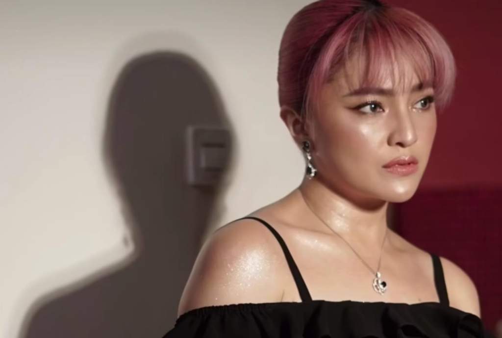 Artis Marshanda saat hadir dalam sesi siniar bersama Nikita Willy membahas kehidupan pribadi dan hubungannya dengan sang anak.