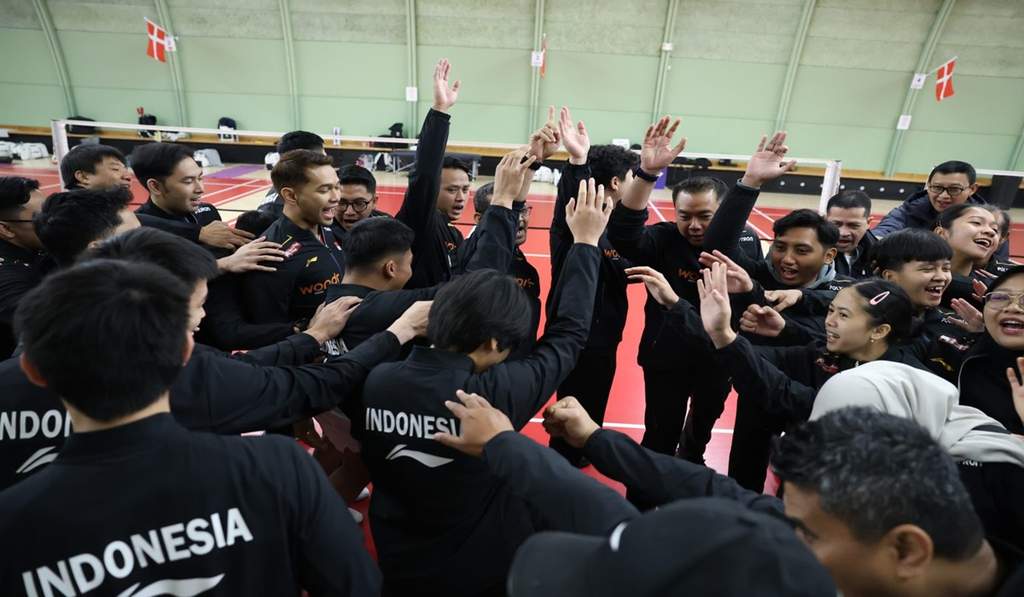 Ekspresi kekecewaan para pebulu tangkis putra Indonesia di lapangan usai bertanding dalam ajang Piala Thomas 2026 di Horsens, Denmark.