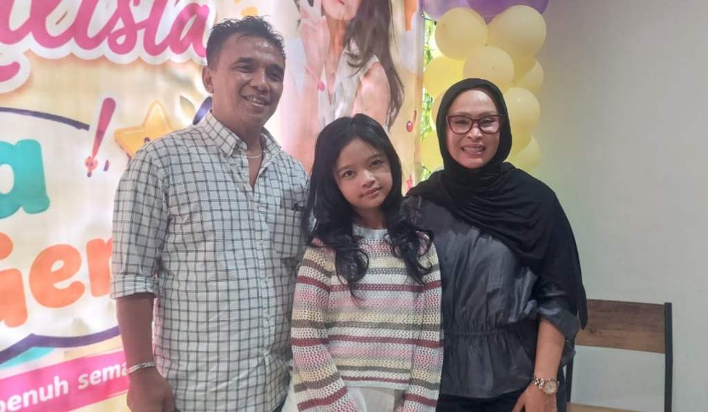 Penyanyi cilik Ercel Rulista saat ditemui di restoran kawasan Grand Wisata Bekasi dalam acara peluncuran single terbarunya.