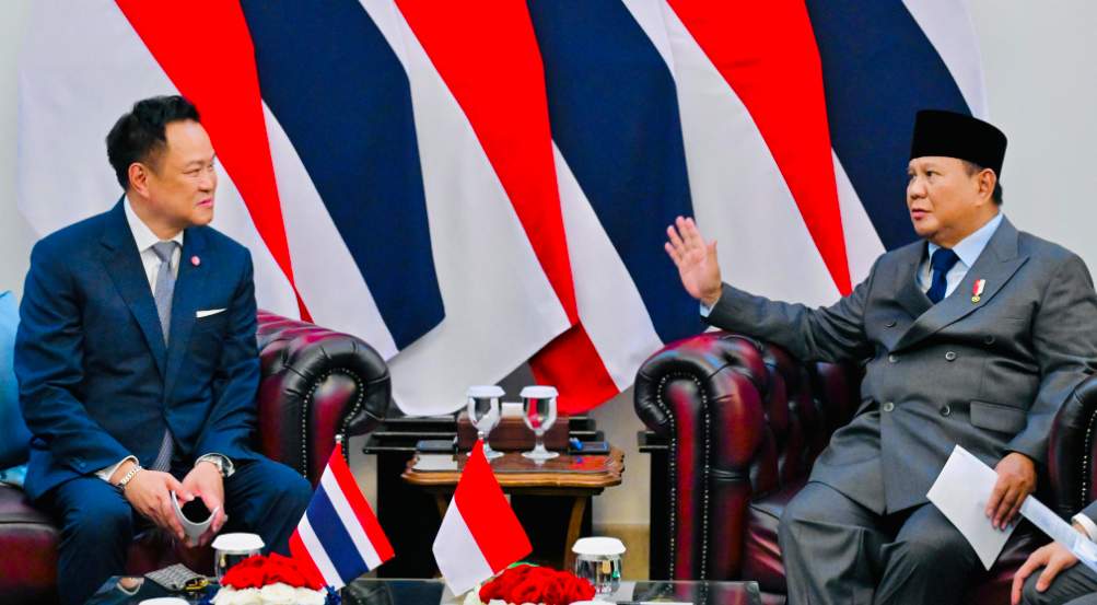 Perdana Menteri Tailan Anutin Charnvirakul berbicara dalam pertemuan bilateral bersama Presiden Prabowo Subianto di Istana Merdeka, Jakarta.