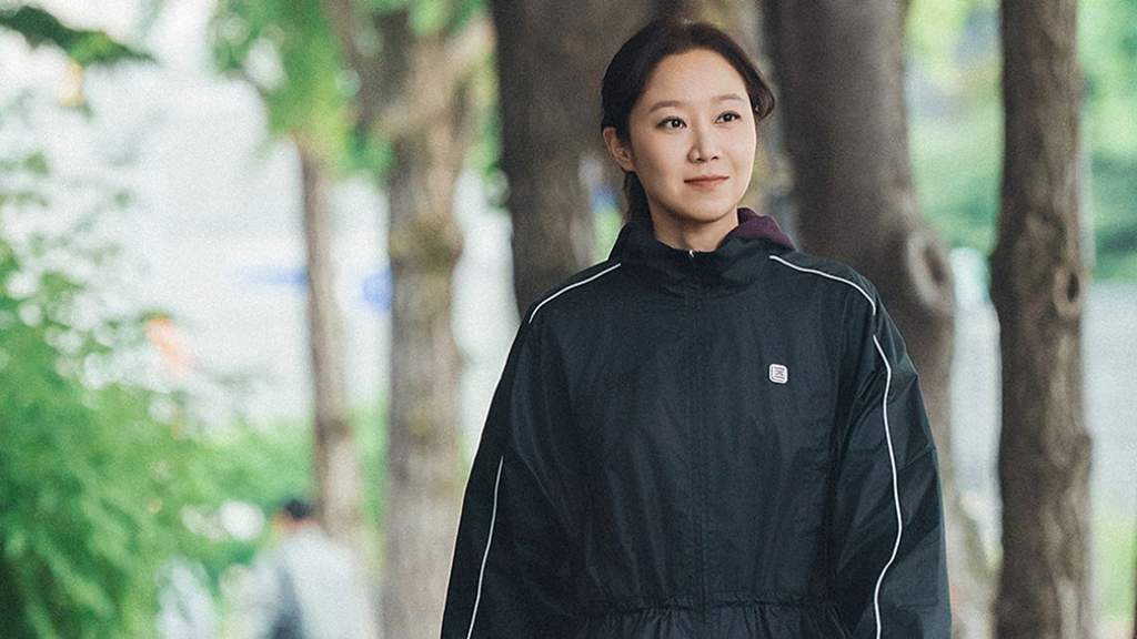 Aktor Gong Hyo-jin tampil memukau dalam poster resmi drama Korea terbaru A Bona fide Killer dengan nuansa misterius.
