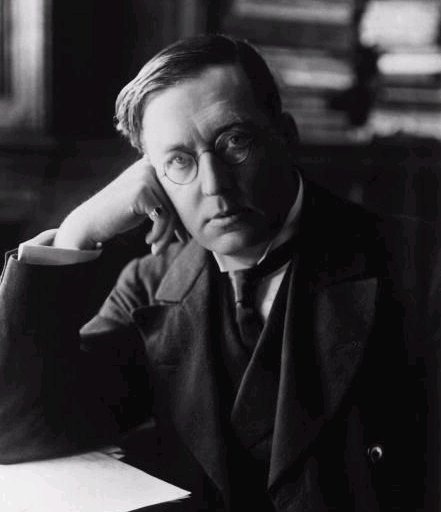 Potret arsip sejarah M. R. James, akademisi terkemuka sekaligus penulis kisah horor klasik asal Inggris.