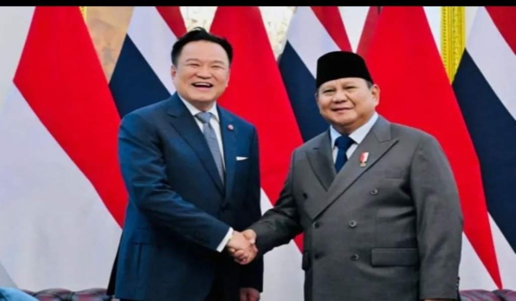 Presiden Prabowo Subianto bersama Perdana Menteri Thailand Anutin Charnvirakul memberikan keterangan pers di Istana Merdeka, Jakarta.