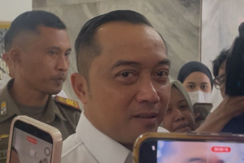 Menteri Sekretaris Negara Prasetyo Hadi saat memberikan keterangan pers di Kompleks Parlemen Senayan, Jakarta, terkait progres regulasi ojek online.