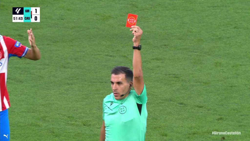 Para pemain Castellon melakukan selebrasi di lapangan stadion Montilivi setelah berhasil membalikkan kedudukan atas tuan rumah Girona.