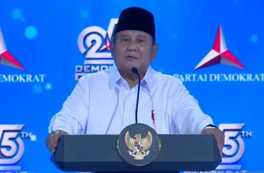 Suasana perayaan Hari Ulang Tahun ke-25 Partai Demokrat di Indonesia Arena, Senayan, Jakarta, yang dihadiri oleh para kader dan elite politik.