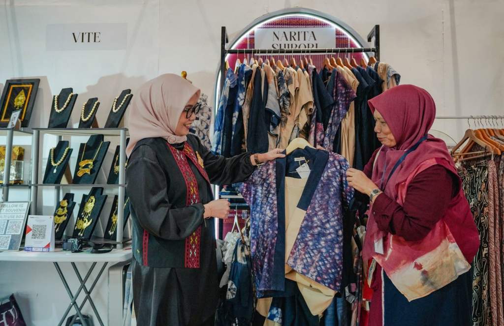 Komisaris Pertamina Patra Niaga Kunjungi UMKM Binaan, Puji Kualitas Produk Lokal di IFW 2026