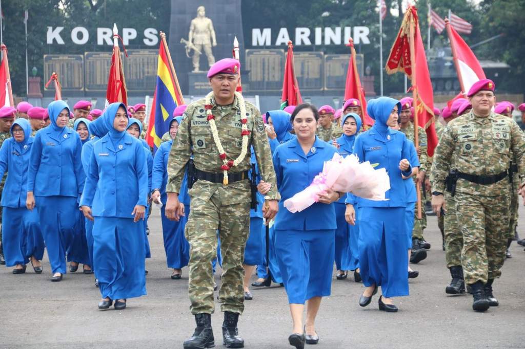Upacara serah terima jabatan Komandan Brigade Infanteri 1 Marinir yang dipimpin oleh Danpasmar 1 di Kesatrian Marinir Hartono, Cilandak.